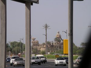 Telephone Mast in Dubai - Tolfalas.com