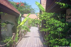 The walkway to our room at the Evason - from Tolfalas.com The walkway to our room at the Evason - from Tolfalas.com