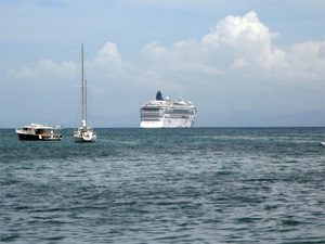Caribbean-5-Samana Tolfalas - Norwegian Dawn anchored off Samana