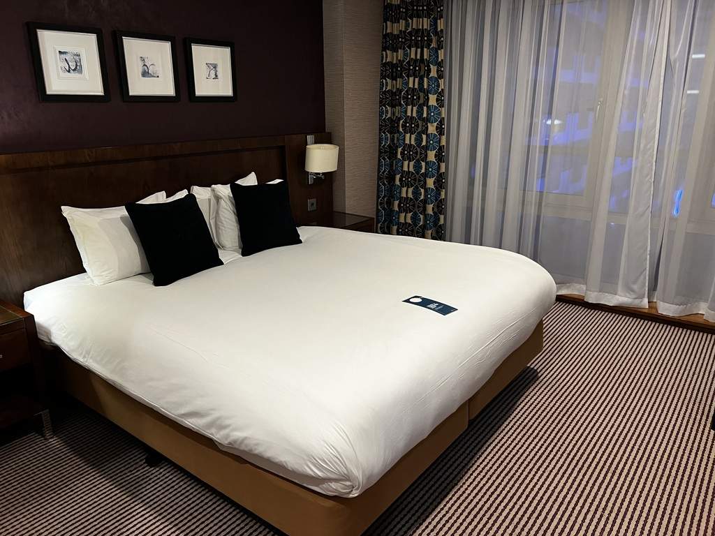 Room at the Crown Plaza - Gatwick